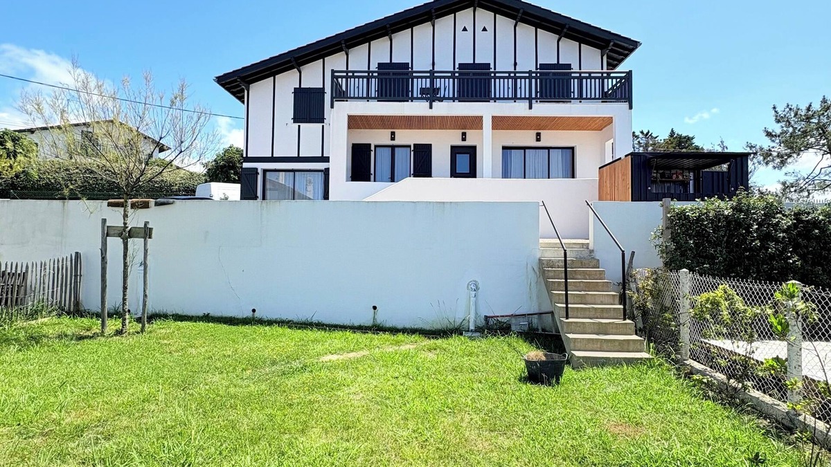 Bidart House | Bidart - House sleeps 10 - Ocean view
