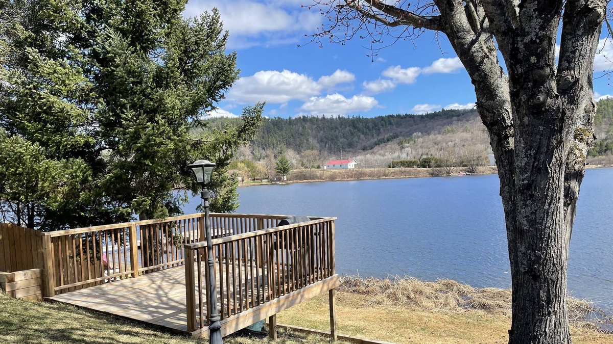 Val-des-Monts House | Bienvenue au Paradis