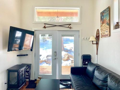 Idaho Springs House | Bierstadt Cabin at Base Camp Lodging Company