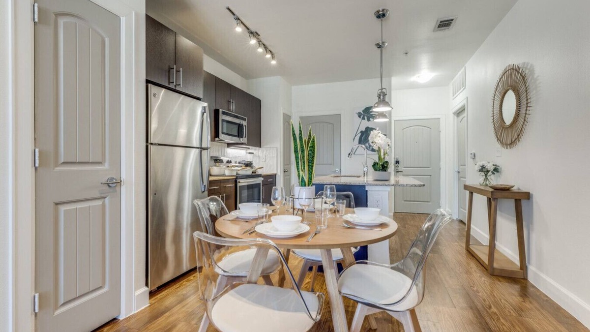 Frisco Apartment | Big 1B w Pool Near Toyota 2211