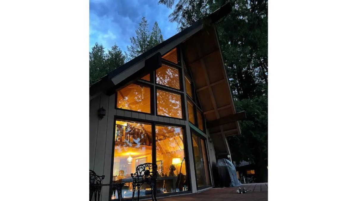 Troy Cabin | Big A-Frame Lake Front House w/ Kick Ass Views
