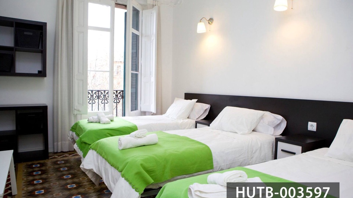 Sant Antoni Apartment | Big apartment Barcelona Gran via