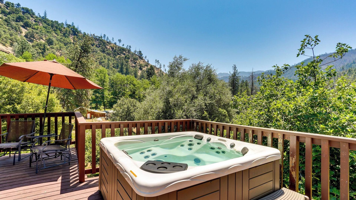 Big Bar House | Big Bar Home w/Hot Tub & Fire Pit!