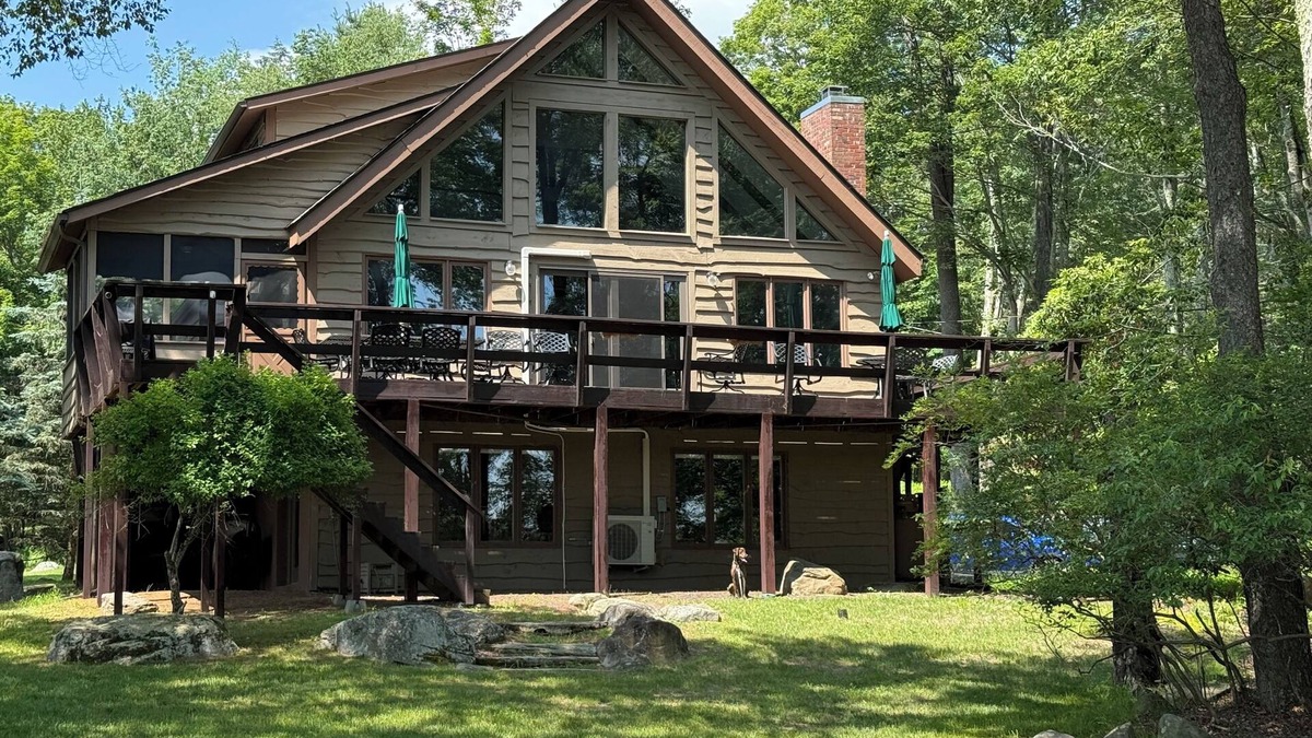 Gouldsboro House | Big Bass Lake Poconos Lakefront Retreat
