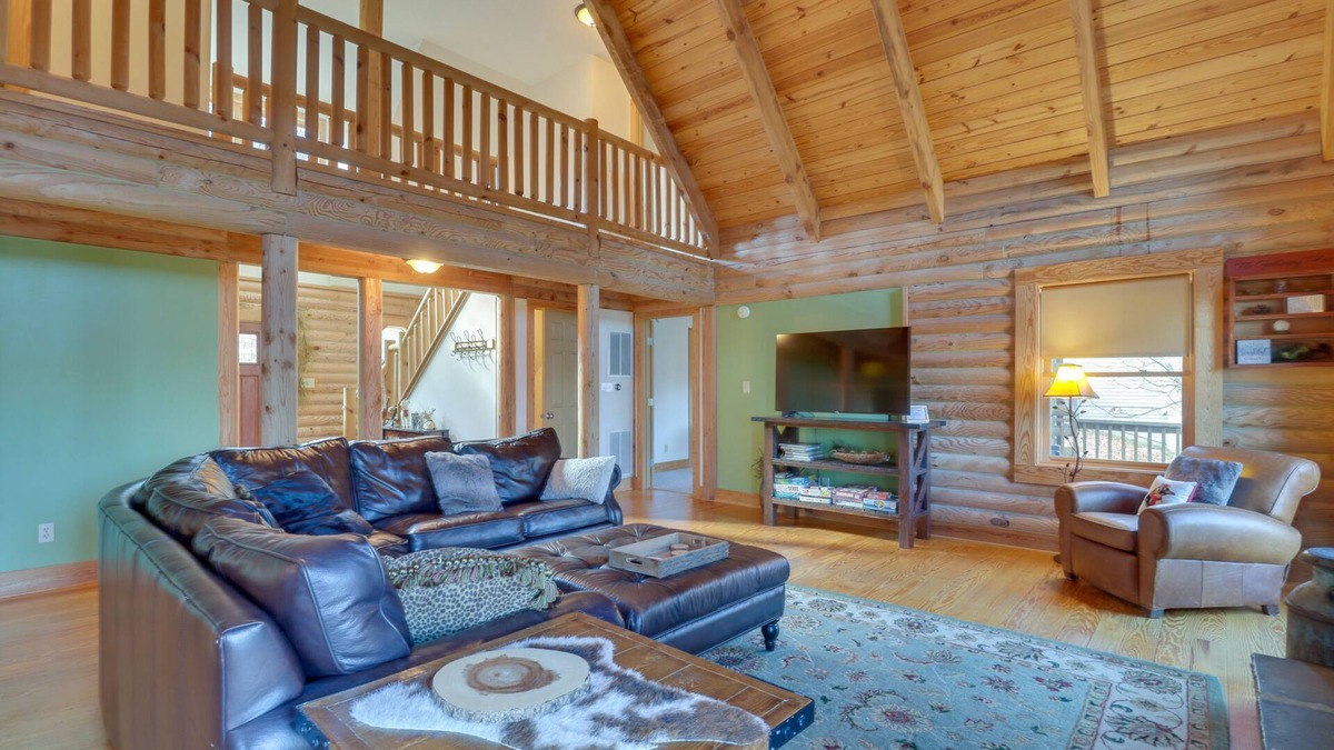 McGaheysville Cabin | 'Big Bear Lodge' - Cabin in Massanutten Resort!
