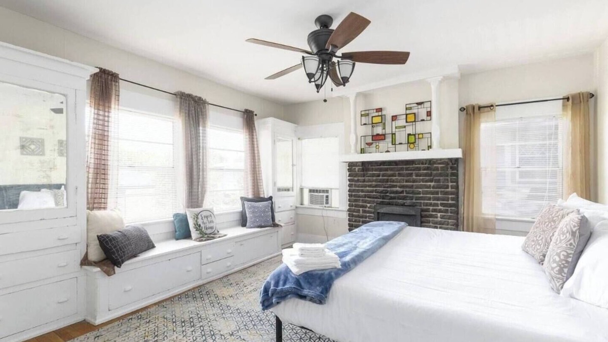 Glen Iris House | BiG Discounts at Charming Historic 4BR Home in the Heart of BHM