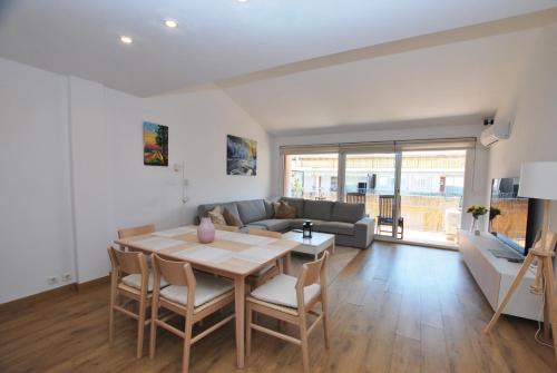 Vilassar de Mar Apartment | Big family home