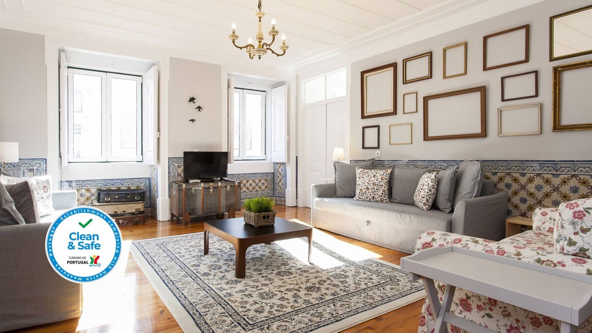 Encarnacao Apartment | Big Flat w/Terrace up to 22guests by Central Hill