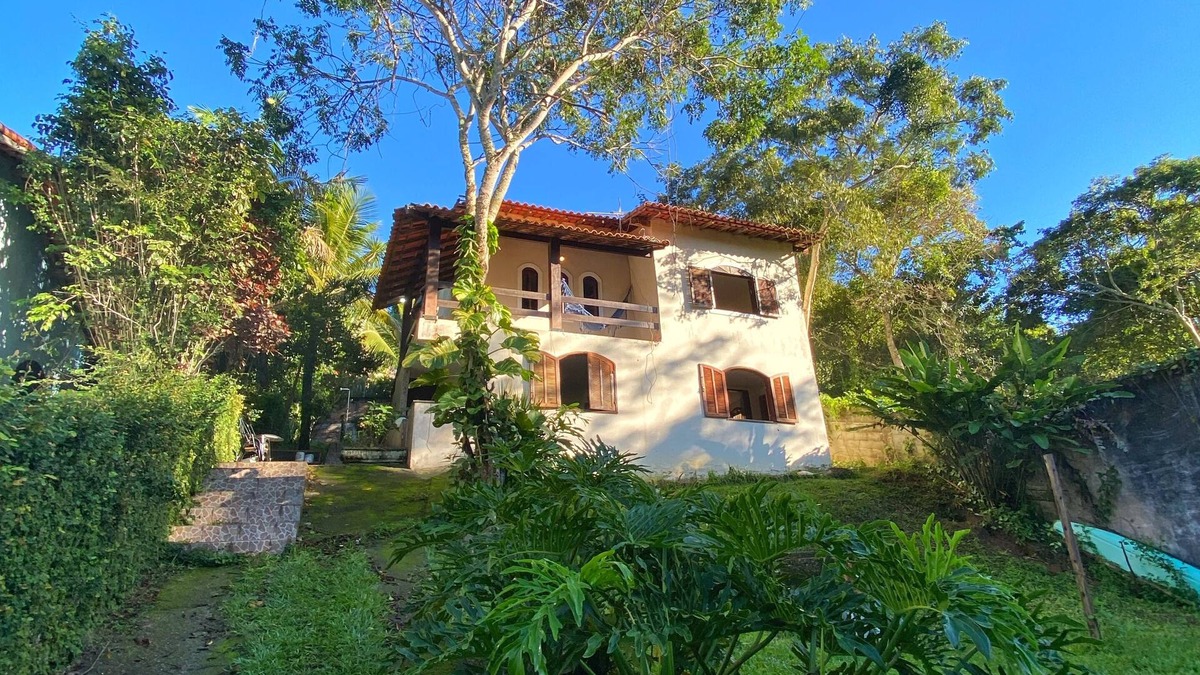 Porto Novo Villa | Big house 5 minutes from Itauna beach (free surf lesson)