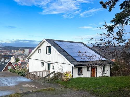 Molndal Villa | Big house for workers & Family with free parking