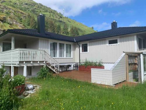 Flakstad House | Big house in amazing Napp, Lofoten
