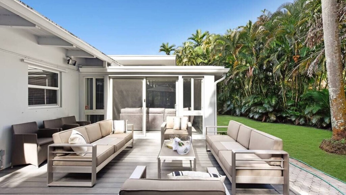 River Oaks Villa | Big House in Fort Lauderdale