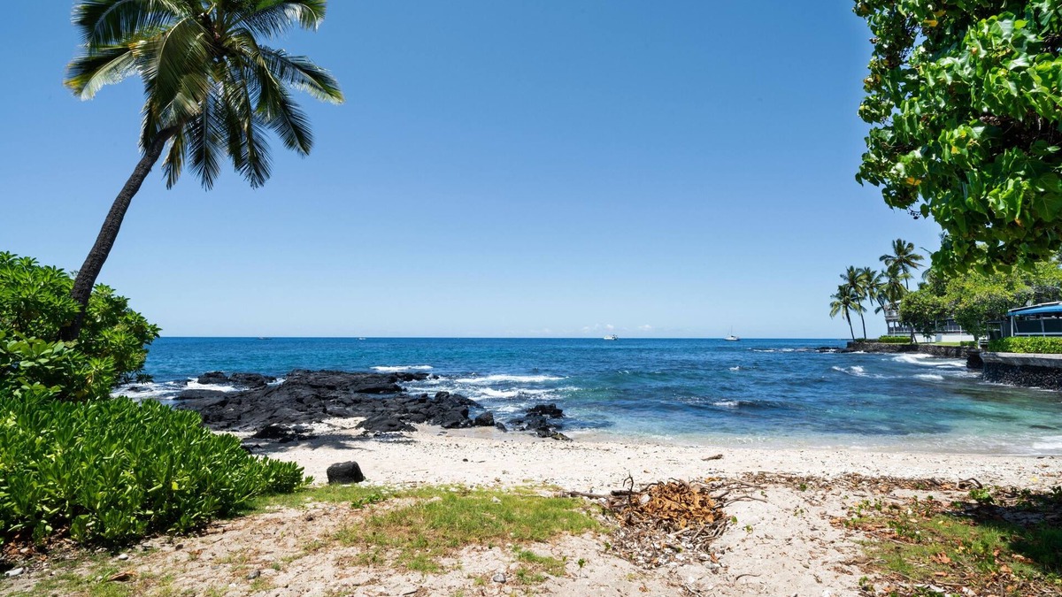 Historic Kailua Village Condo | Big Island Kona Islander by Coldwell Banker Island Vacations