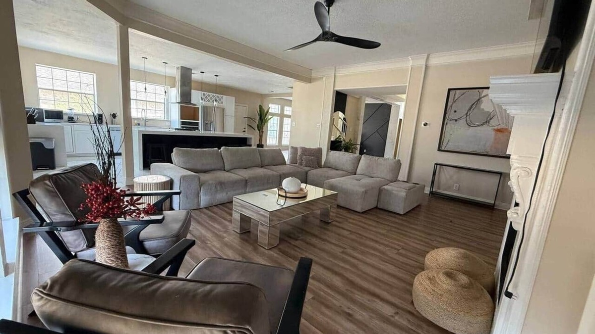 Pinehurst Of Atascocita House | Big Lakeside house 10 beds and Pool table