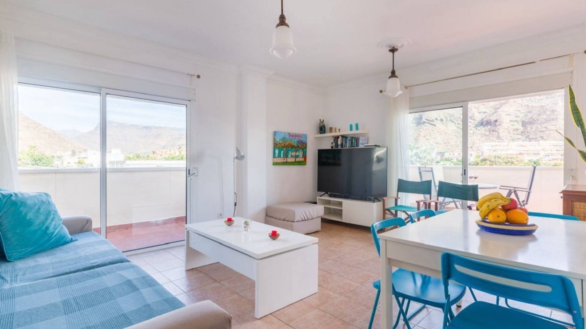 Playa de Mogan Apartment | Big & Quiet Appartment Close To The Beach with Elevator