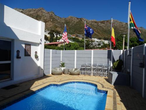 Gordons Bay Central House | Big Skies Guesthouse