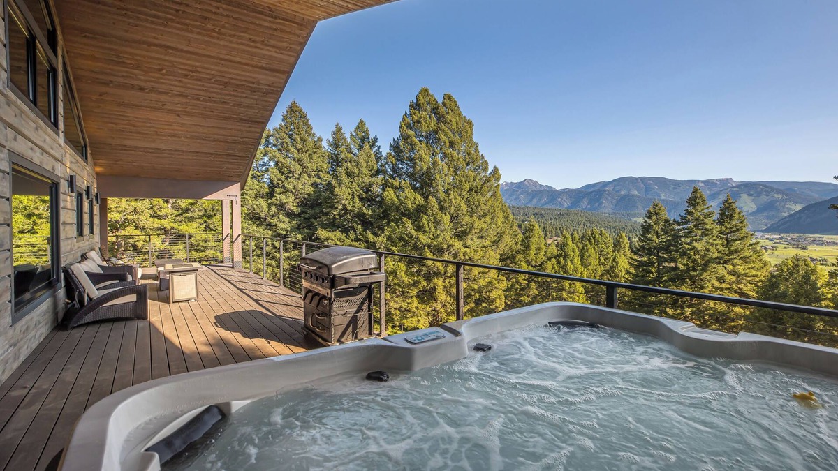 Gallatin Gateway House | Big Sky Secluded Luxury Retreat