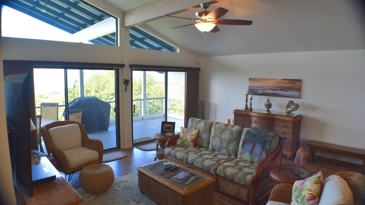Ocean View House | Big Spacious Elevated View Home, Minutes to VNP,nMyra's Blue Hawaii House