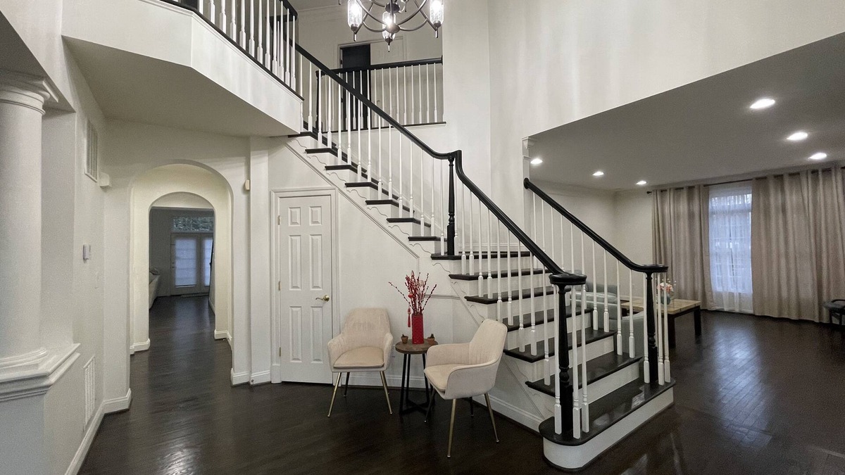 North Springfield House | Big Spacious modern house,15 min from DC, GMU, Tyson's Corner