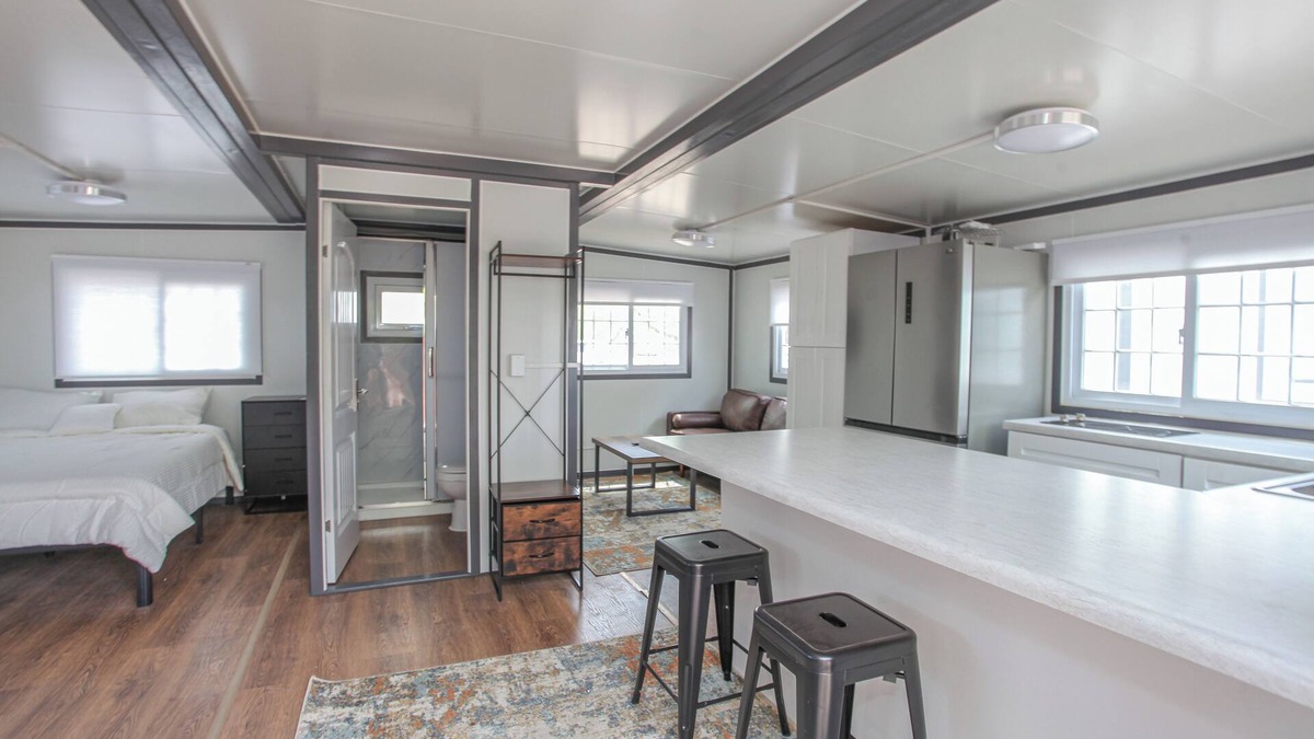 Big Spring Cabin | Big Spring, TX-Tiny Home Charm - Studio