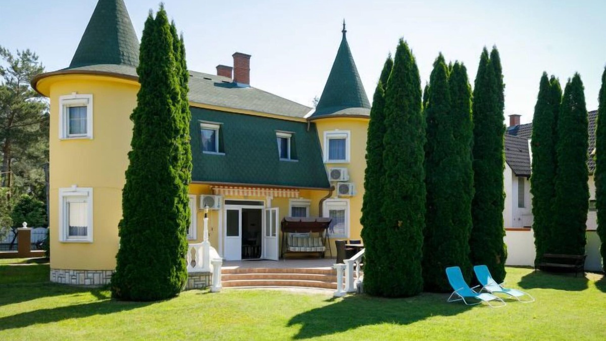 Balatonfoldvar House | Big Thuja by Interhome