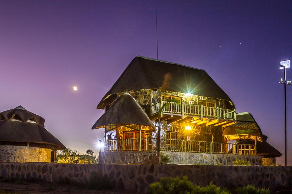 South-East District Cabin | Big Valley Game Lodge
