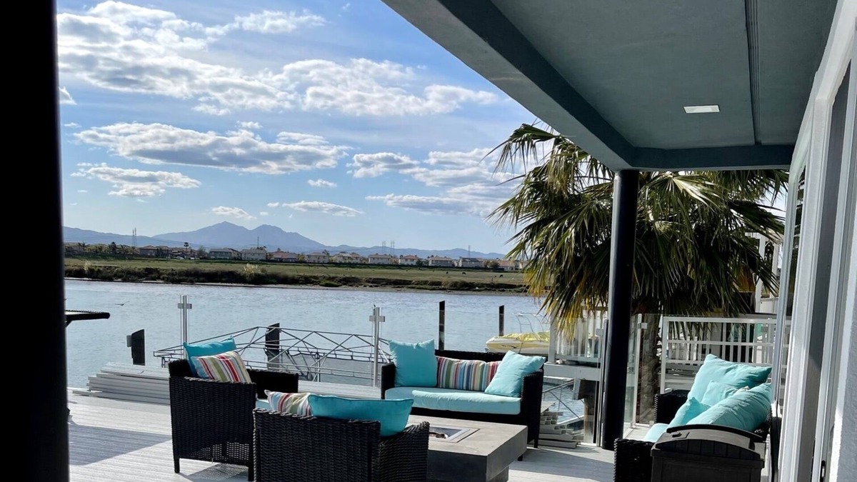 Discovery Bay House | BIG WATERFRONT HOME- Discovery Bay Deep Water Home W/Private Dock
