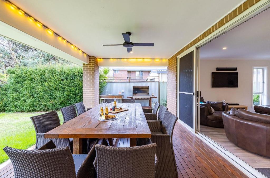Nelson Bay House | Big Wave At Shoal Bay 8 Achilles St large home with ducted air con Wi Fi and Linen