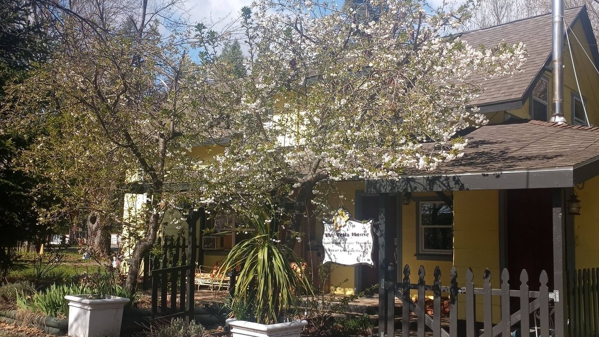 Happy Camp Cabin | Bigfoot RV & Cabins Park