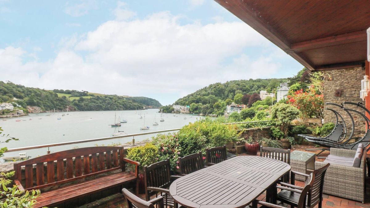 Dartmouth Cottage | BIGHT BOATHOUSE, pet friendly, country holiday cottage in Dartmouth
