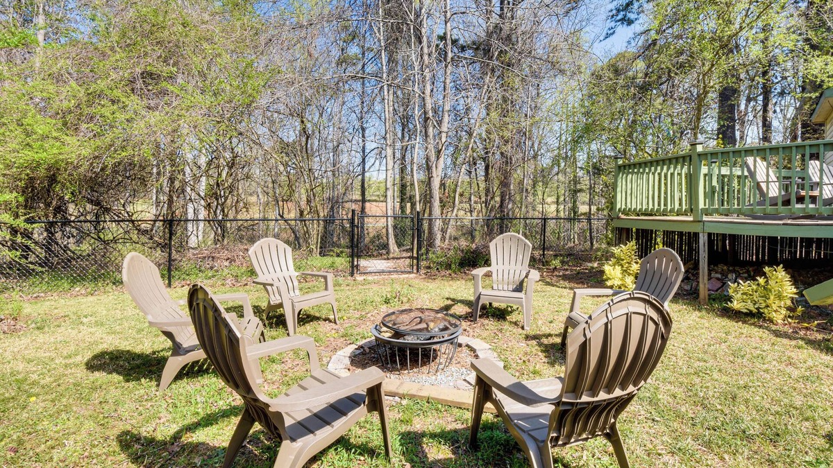 Pickens House | Bike, Hike & Unwind at Doodle Trailside Retreat
