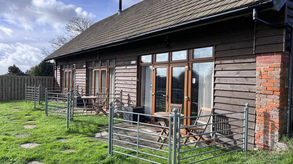 Newport Cottage | Bike Shed, 1-bed Cottage, Sleeps 2, Pet Friendly