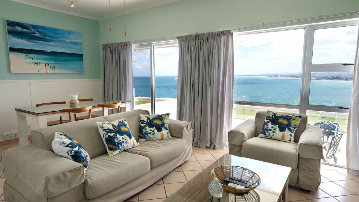 Mountainside Apartment | 'Bikini Views' - Luxury 1 Bedroom Private Suite overlooking the Ocean