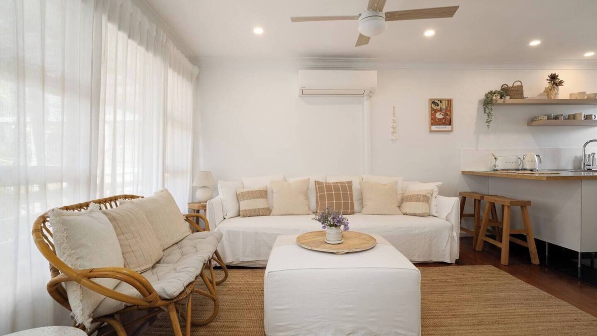 Bilinga Apartment | Bilinga Breeze Walk to North Kirra Beach and Airport