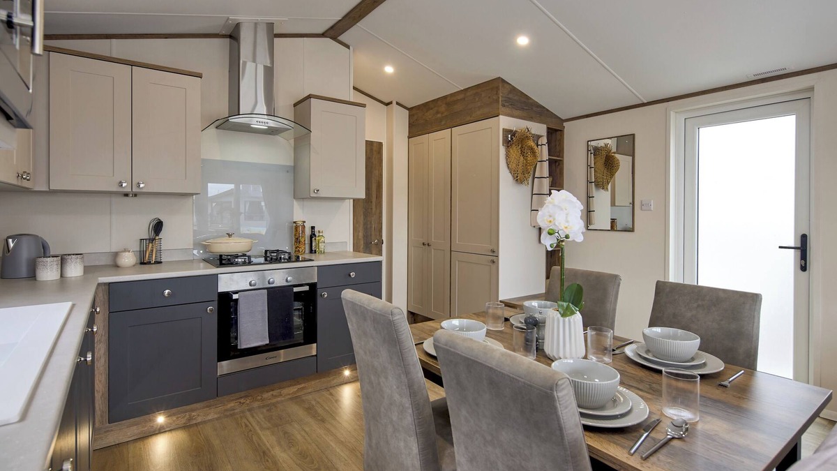 Great Billing House | Billing Aquadrome 2 Bed Hot Tub Caravan MD02