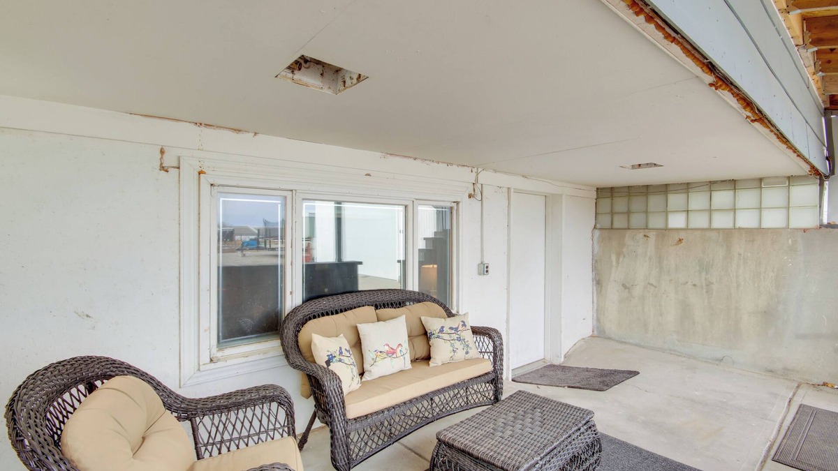 Billings Apartment | Billings Apartment w/ Fireplace + Smart TV