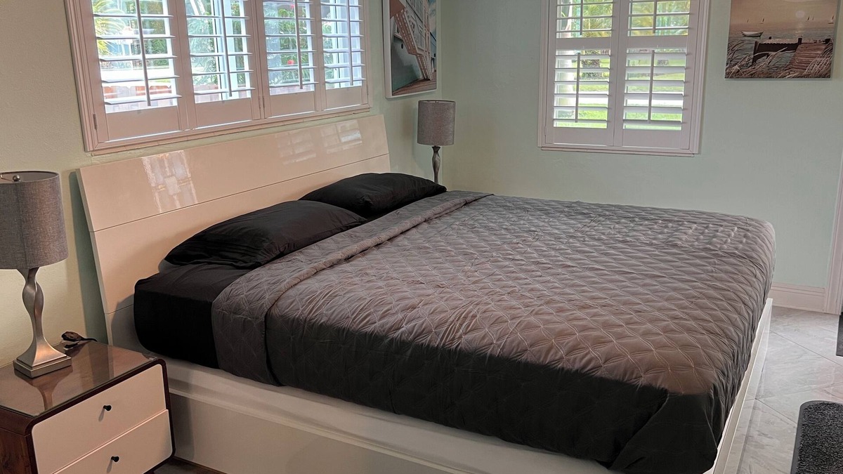 Wilton Manors Resort | Billy's Resort -Men only-Clothing optional-Beach Bungalow