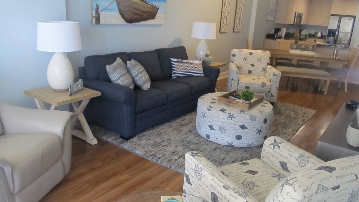 Biloxi Condo | Biloxi Beach Condo - ON the Beach - Short Walk to Great Restaurants!