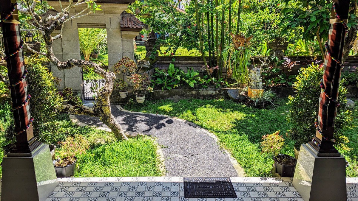 Pengosekan House | Bima House - 5 Minutes from Monkey Forest & The Yoga Barn