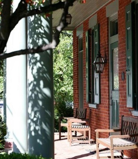 Bird In Hand Bed & Breakfast | Bird-in-Hand Village Inn & Suites