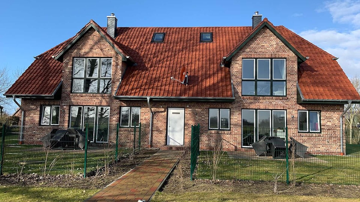 Vollerwiek Apartment | Bird migration, holiday apartment in "De Feerjenhusen" on the Haubarg of Vollerwiek