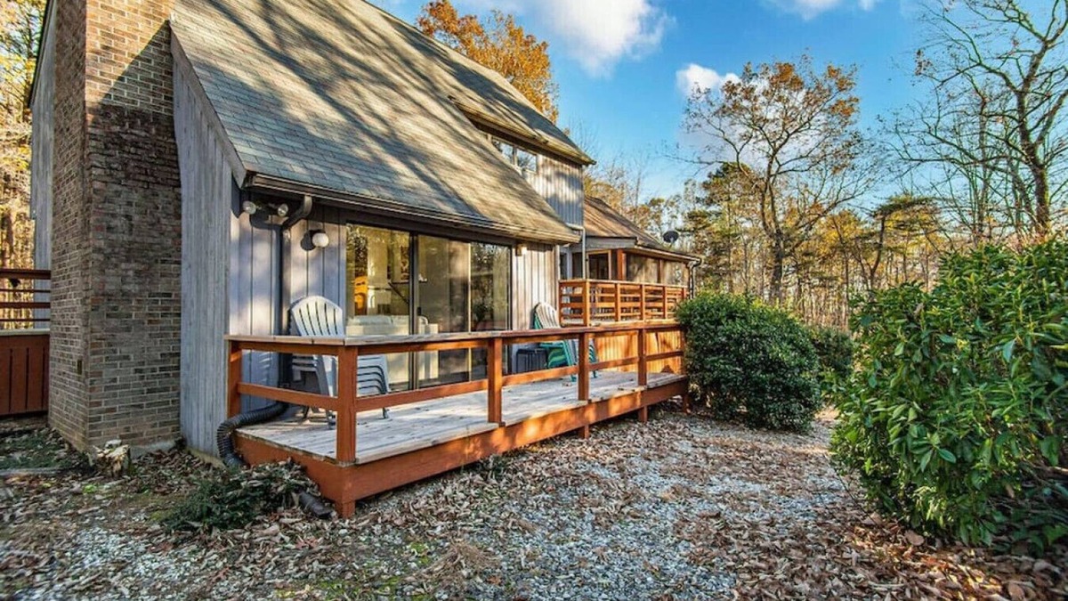 Landrum House | Bird Mountain Hideaway