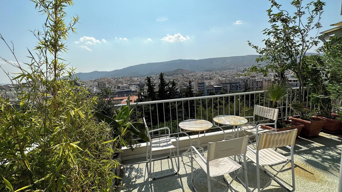 Pangrati Apartment | Bird’s Eye View Penthouse ┃ Acropolis View & Athens Skyline