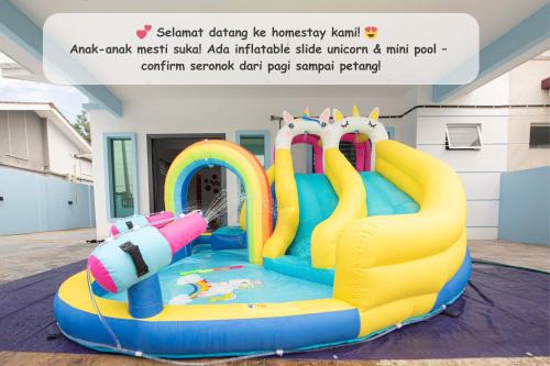 Si Rusa House | Biru Home PD Famili Selesa Suppa Pool & Aircond