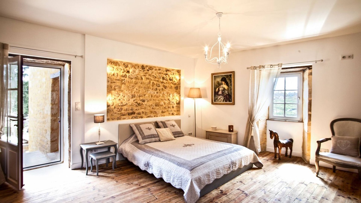 Montfort Apartment | BISE stylish 1600 SF wifi
