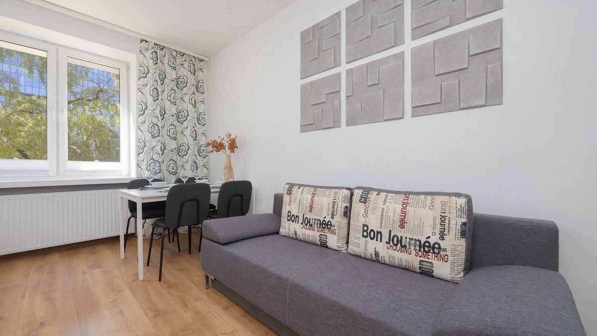 Ochota Apartment | Bitwy Warszawskiej 1920r. 10 | Remote Work