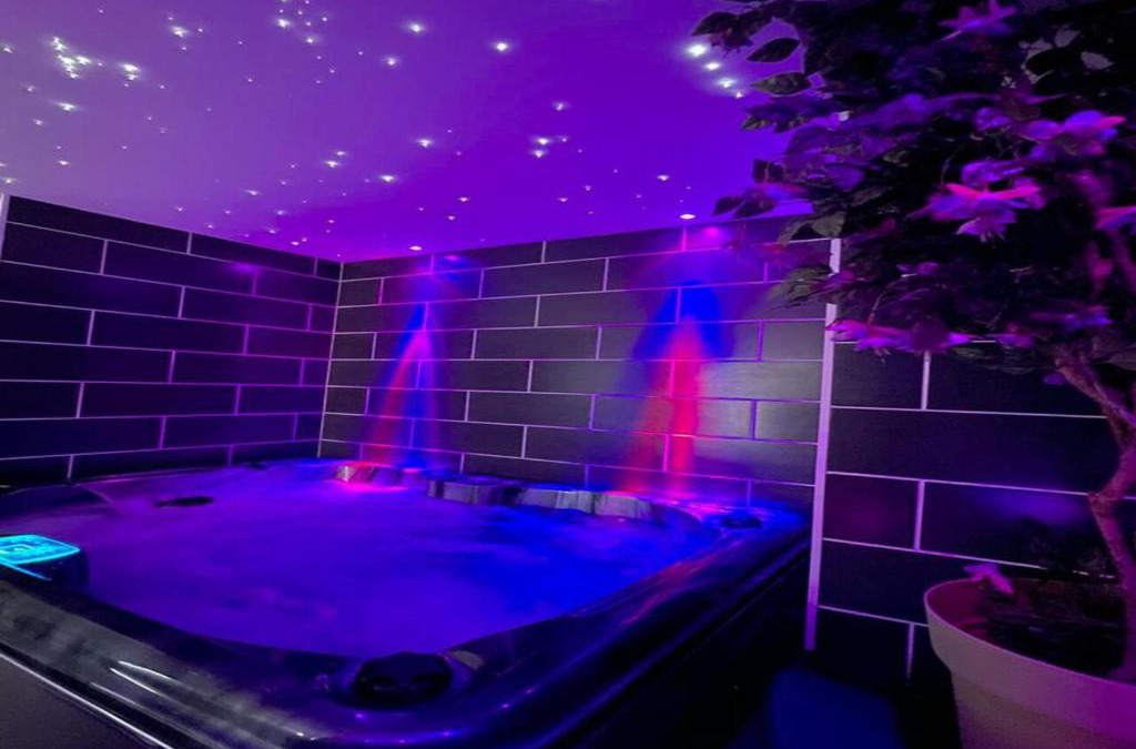 Guesnain Apartment | BLŌM Suite romantique avec spa privatif & salle de massage