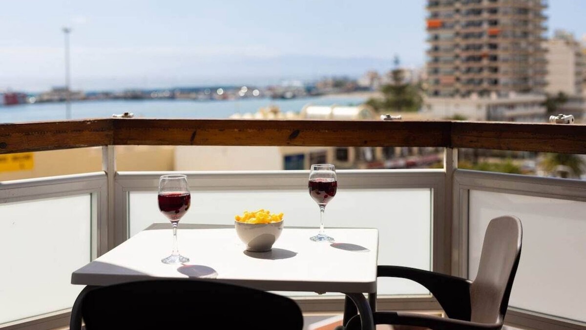 Los Cristianos Apartment | Black and white apartment