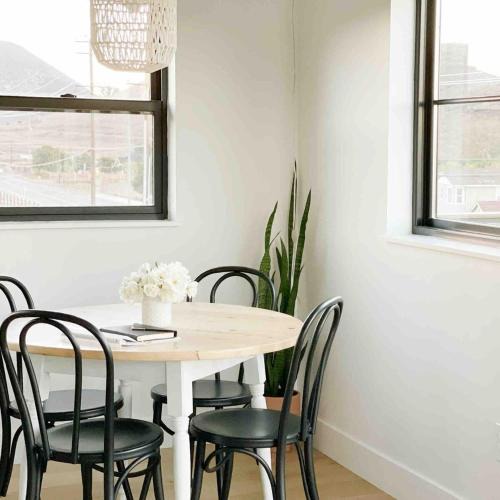 San Luis Obispo House | Black Barn Ranch Hill Views Downtown Close