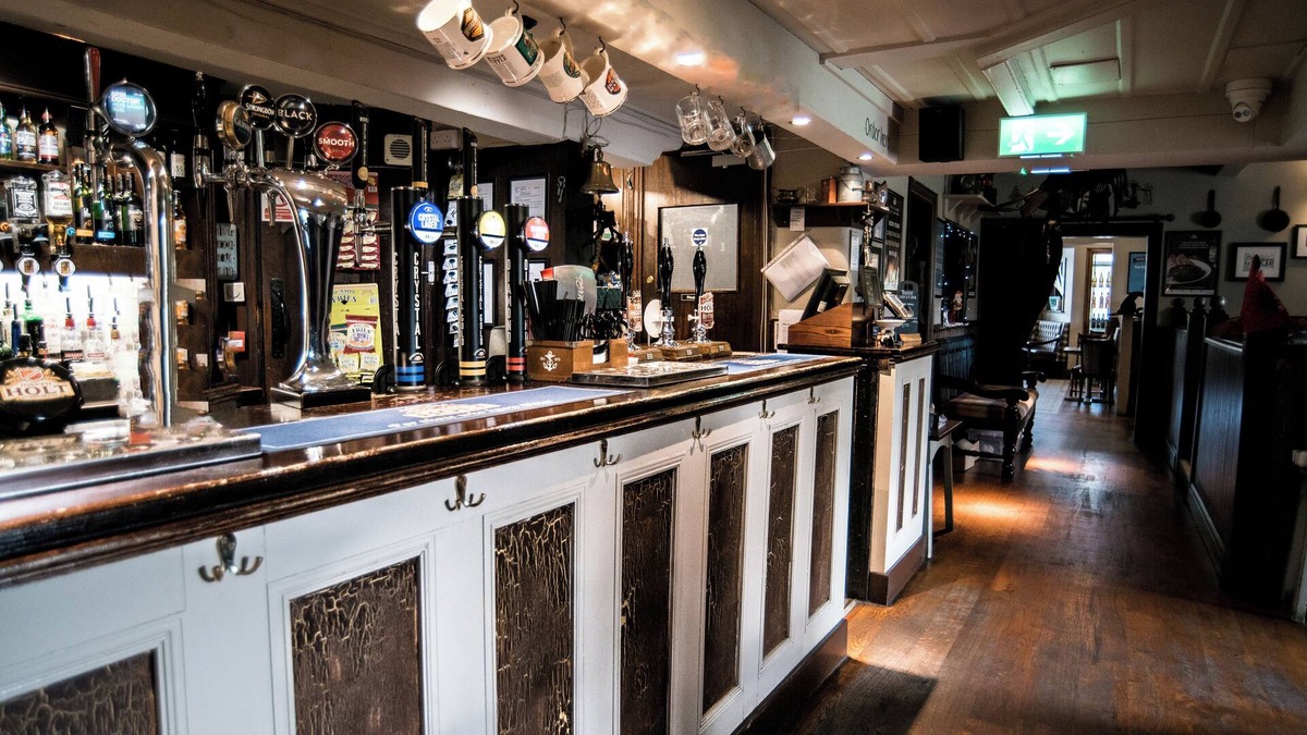 Bolton Hotel | Black Dog Inn
